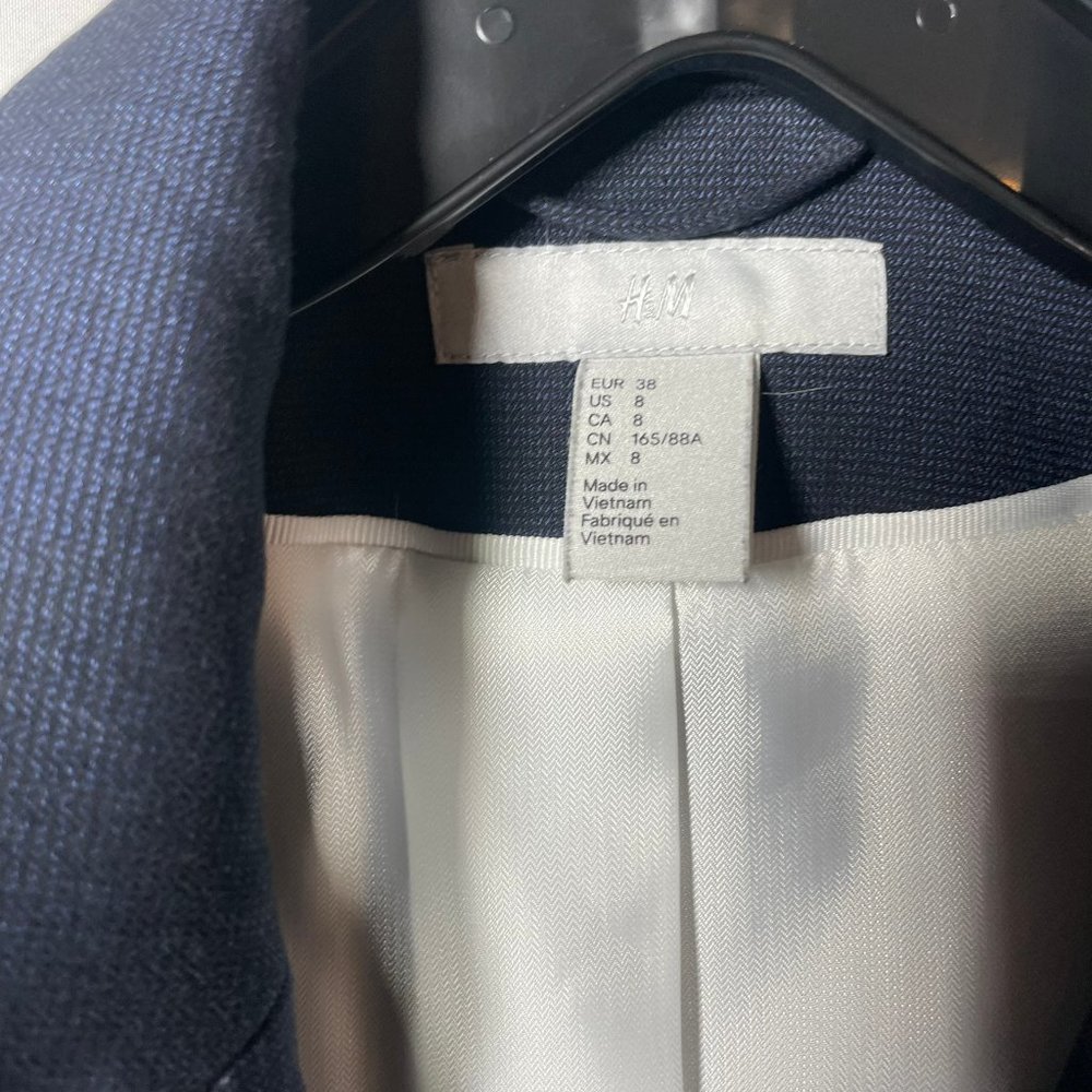 H&M Blazer - Picture 2 of 3